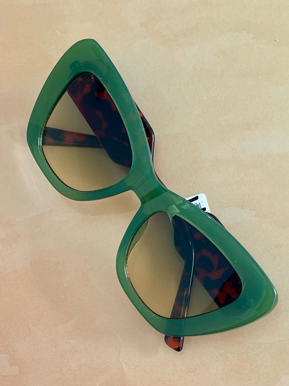 Free People Green- Tortoiseshell Cat-Eye Gradient Green Lenses Retro Sunglasses